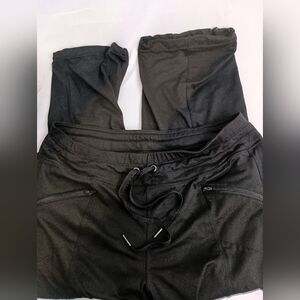 2/$30 Black‎ Cropped Jogger Pants (#122)